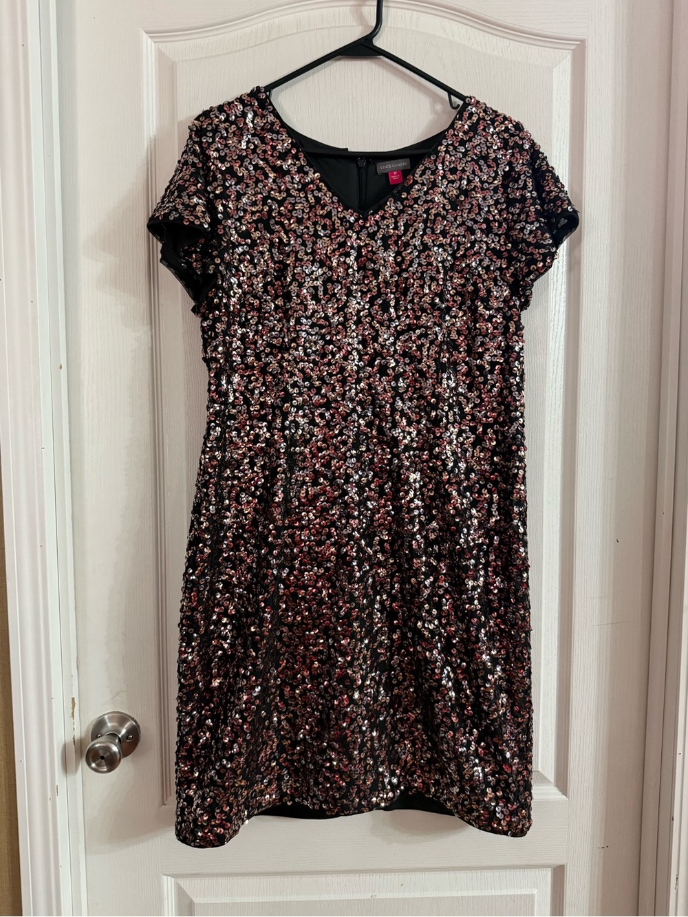 Vince Camuto V-neck Multi Color Sequin Shift Dress Sz 12. AG-92